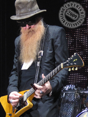 gibson_moderne_Billy_F_gibbons_ZZ_top_big.jpg